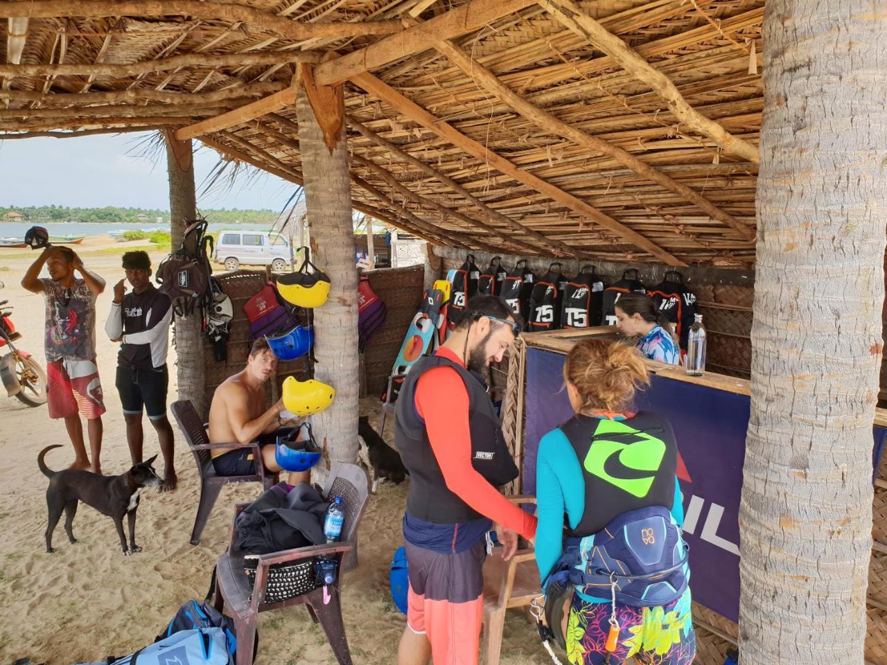 Cocodance Kitesurfing Resort Калпития Екстериор снимка